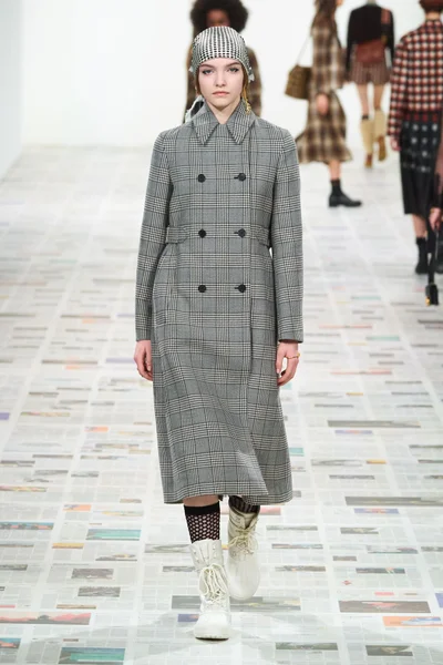 Look 24